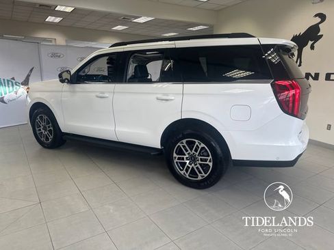 Certified 2025 Ford Expedition Active RWD image 6
