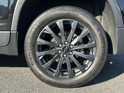 Used 2023 Chevrolet Traverse RS image 12