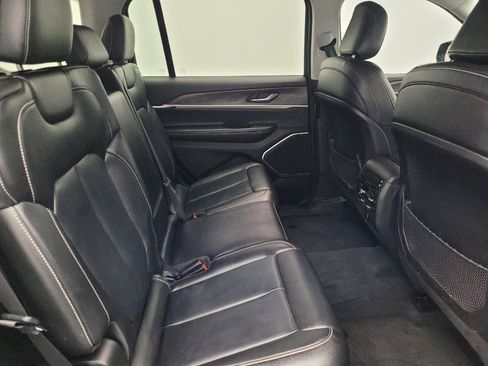 Used 2022 Jeep Grand Cherokee L Limited image 19