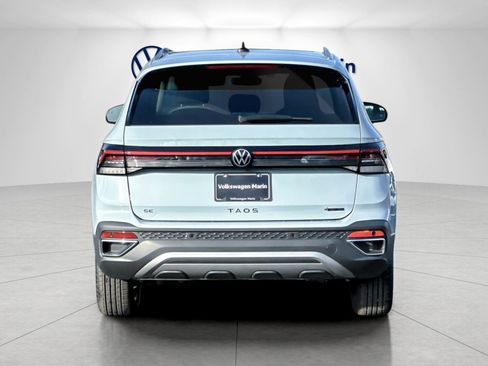New 2026 Volkswagen Taos SE image 4