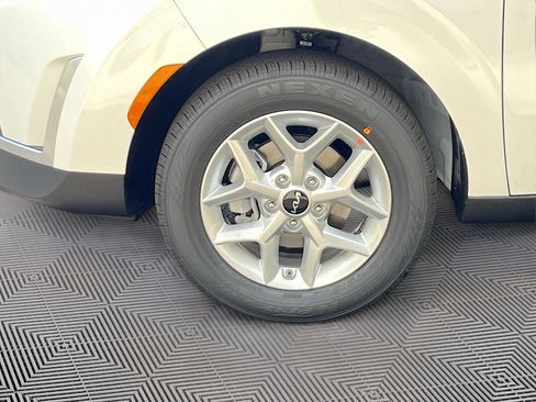 New 2025 Kia Soul LX w/ LX Technology Package image 28