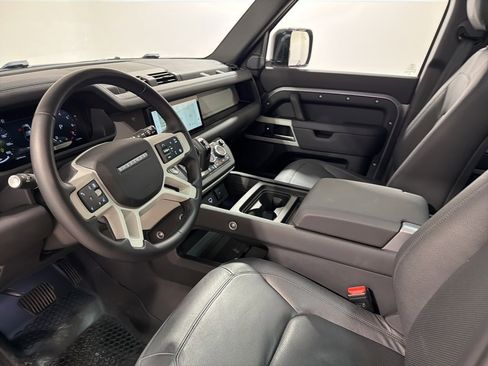 Used 2024 Land Rover Defender 110 S image 10