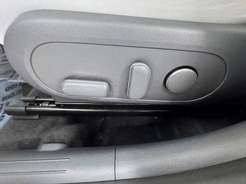 Used 2025 Hyundai Kona SEL FWD image 11