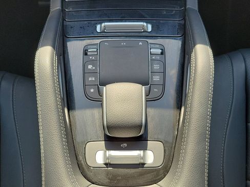 Used 2023 Mercedes-Benz GLS 450 4MATIC image 19