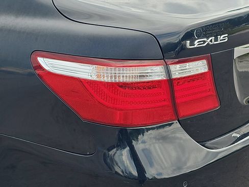 Used 2008 Lexus LS 460 L w/ Luxury Pkg RWD image 35