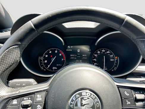 Used 2022 Alfa Romeo Stelvio Ti AWD/4WD image 40