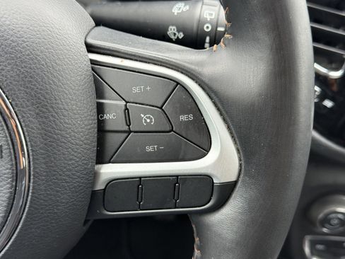 Used 2019 Jeep Compass Limited image 24