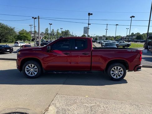 Used 2019 Chevrolet Silverado 1500 Custom w/ Custom Value Package AWD/4WD image 10