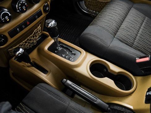 Used 2012 Jeep Wrangler Sahara AWD/4WD image 19
