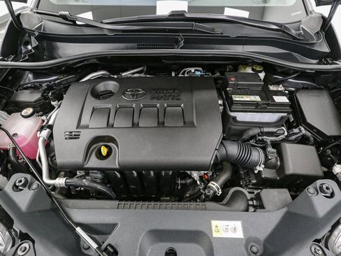 Used 2022 Toyota C-HR XLE image 12