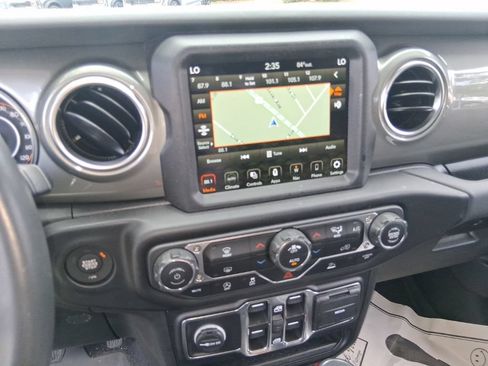 Used 2022 Jeep Gladiator Overland AWD/4WD image 14