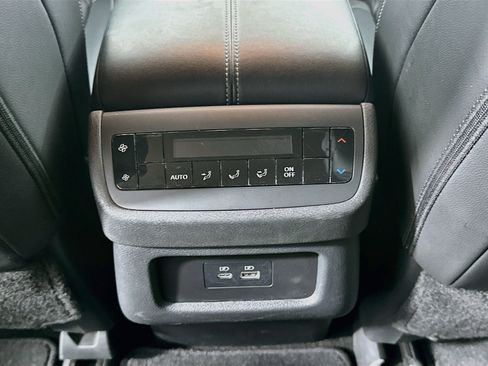 Used 2025 Nissan Pathfinder SL AWD/4WD image 28