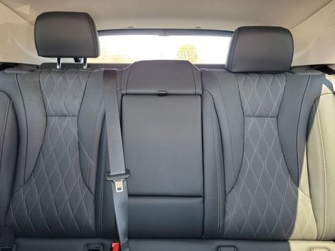 Used 2023 Buick Envision Avenir AWD/4WD image 21