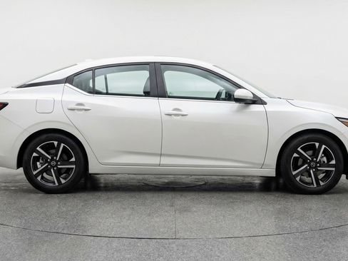 Used 2025 Nissan Sentra SV FWD image 11