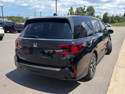 Used 2025 Honda Odyssey EX-L image 2