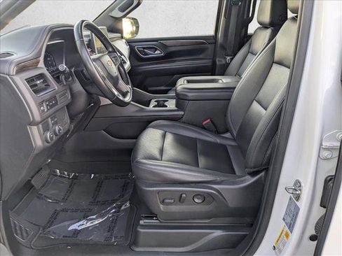 Used 2023 Chevrolet Suburban LT image 14