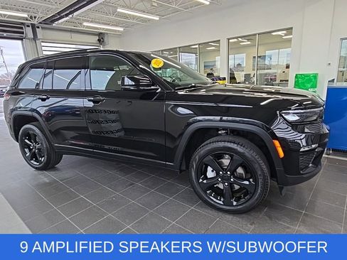 Used 2025 Jeep Grand Cherokee Limited w/ Black Appearance Package image 6