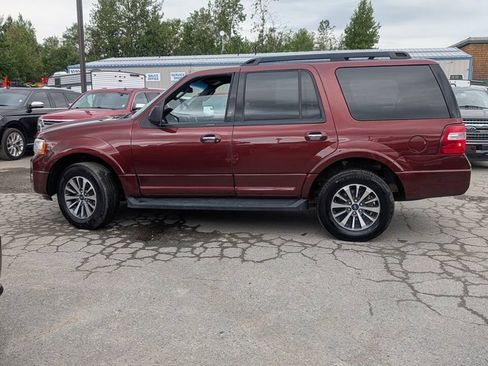 Used 2017 Ford Expedition XLT AWD/4WD image 2