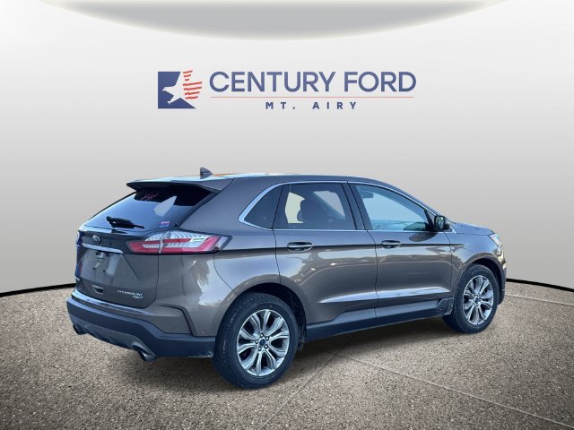 Used 2019 Ford Edge Titanium w/ Equipment Group 301A AWD/4WD image 3