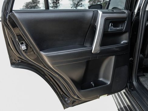 Used 2016 Toyota 4Runner SR5 Premium image 48