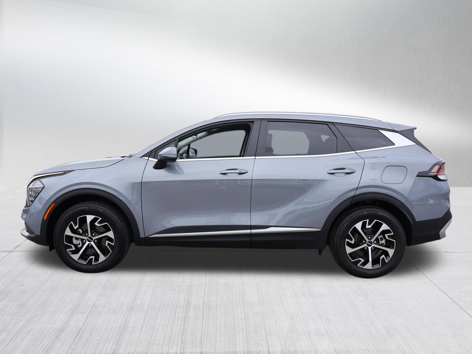 Used 2025 Kia Sportage EX AWD/4WD image 4