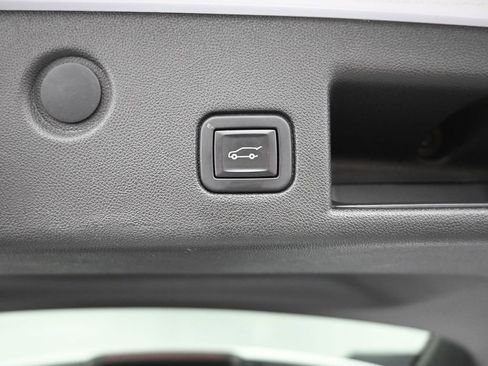 Used 2020 Chevrolet Equinox LT image 10