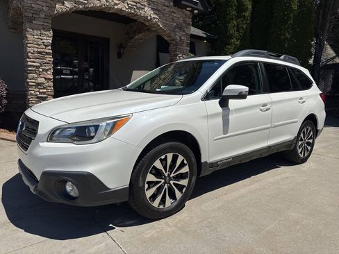Used 2017 Subaru Outback 3.6R Limited AWD/4WD image 2