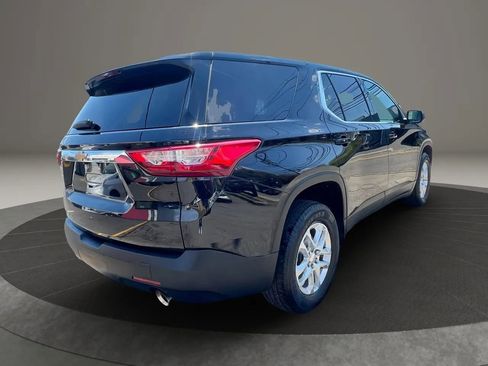 Used 2021 Chevrolet Traverse LS image 5