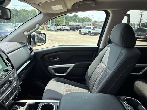 Used 2024 Nissan Titan SV w/ SV Convenience Package RWD image 16