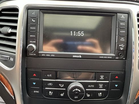 Used 2011 Jeep Grand Cherokee Overland AWD/4WD image 23