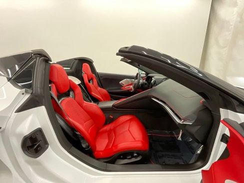 Used 2024 Chevrolet Corvette Stingray Preferred Conv w/ Z51 Performance Package RWD image 22