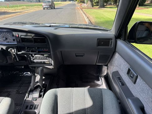 Used 1990 Toyota 4Runner SR5 AWD/4WD image 15