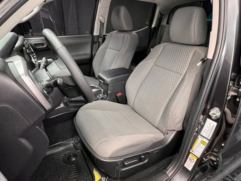 Used 2020 Toyota Tacoma SR5 image 3