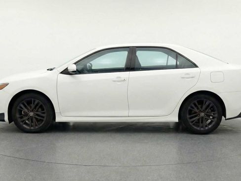 Certified 2025 Toyota Camry SE image 5