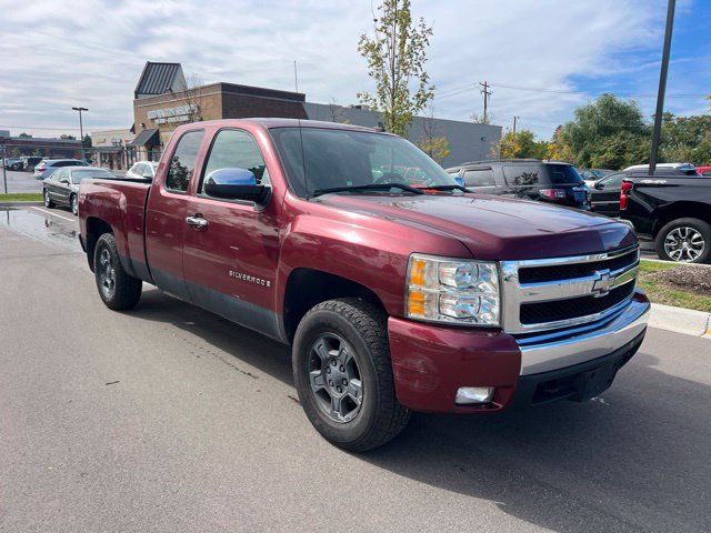 Used 2008 Chevrolet Silverado 1500 LT w/ Power Pack Plus AWD/4WD image 3