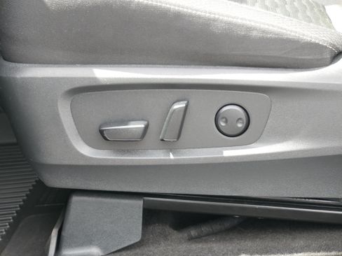 Used 2024 Nissan Pathfinder SV w/ SV Premium Package AWD/4WD image 15