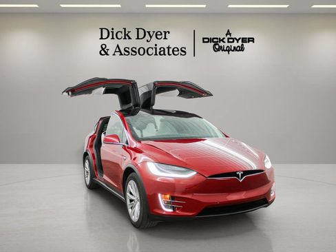 Used 2018 Tesla Model X 75D AWD/4WD image 15