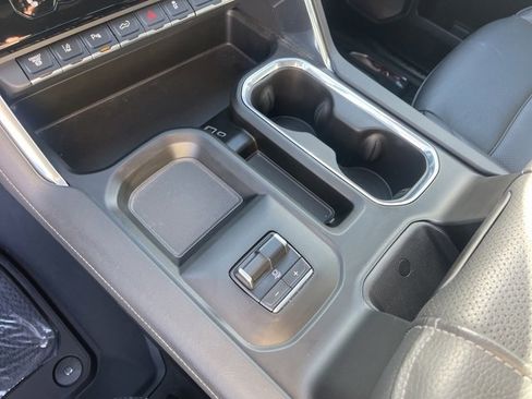 Used 2024 GMC Sierra 2500 Denali w/ Denali Reserve Package image 32