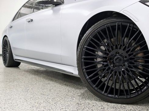 Used 2023 Mercedes-Benz S 580 4MATIC Sedan image 3