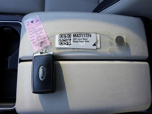 Used 2021 Land Rover Range Rover Velar R-Dynamic S image 28