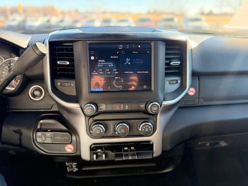 Used 2024 RAM 3500 Big Horn image 31