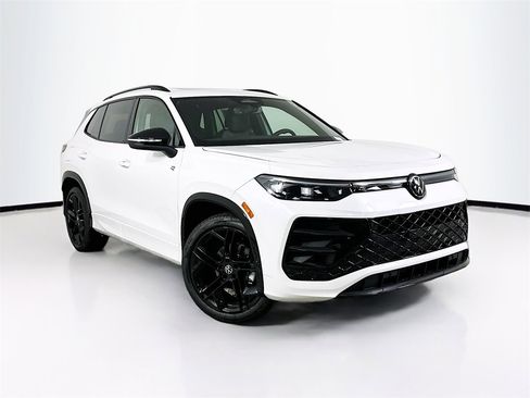 New 2025 Volkswagen Tiguan SE R-Line image 1