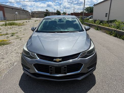 Used 2018 Chevrolet Cruze LT w/ Convenience Package FWD image 7