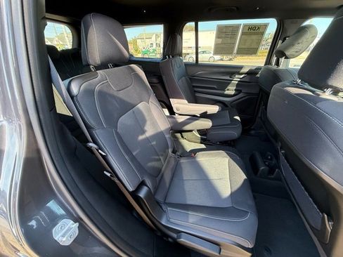 Used 2024 Jeep Grand Cherokee L Laredo w/ Luxury Tech Group I image 13