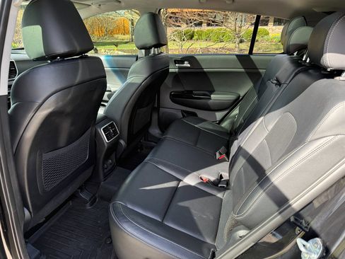 Used 2022 Kia Sportage EX w/ EX Technology Package image 10