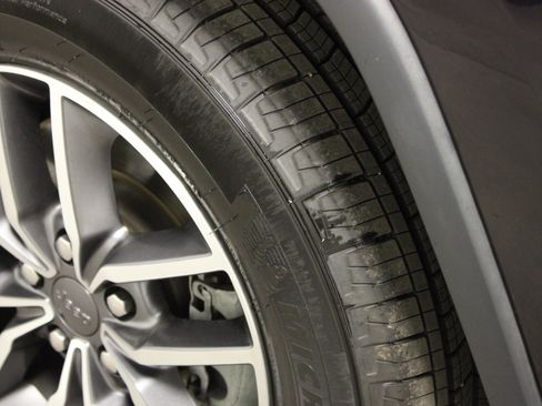 Used 2021 Jeep Grand Cherokee Limited w/ Luxury Group II image 11