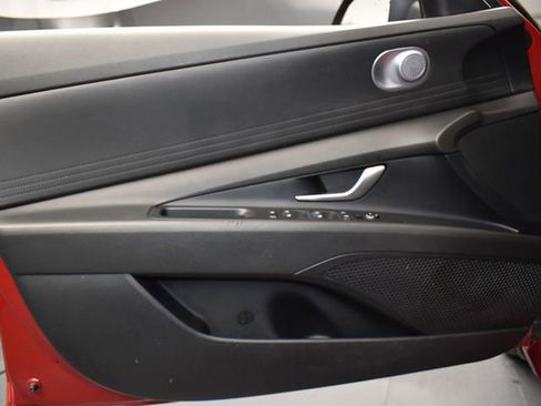 Used 2023 Hyundai Elantra SEL FWD image 17