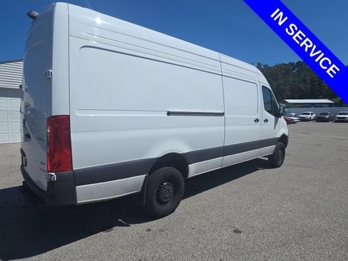 Used 2024 Mercedes-Benz Sprinter 2500 image 4