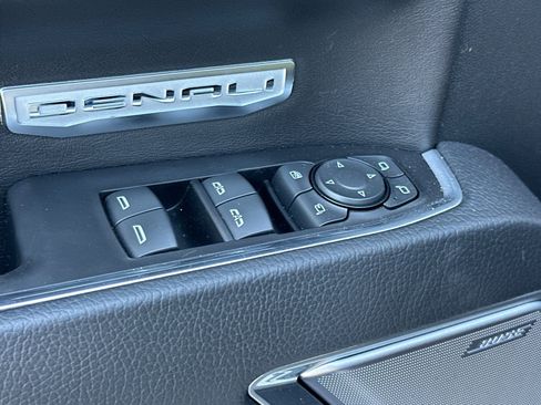 Used 2025 GMC Sierra 1500 Denali w/ Denali Reserve Package image 12