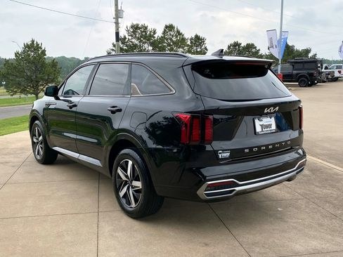 Used 2022 Kia Sorento S w/ Panoramic Sunroof Package FWD image 4